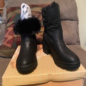 Very G never worn black boot